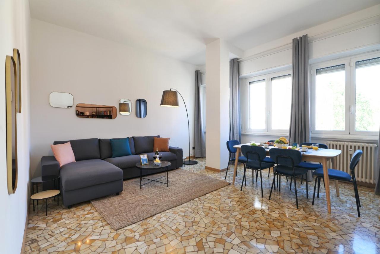 Sweett - Fontana Appartement Milaan Buitenkant foto